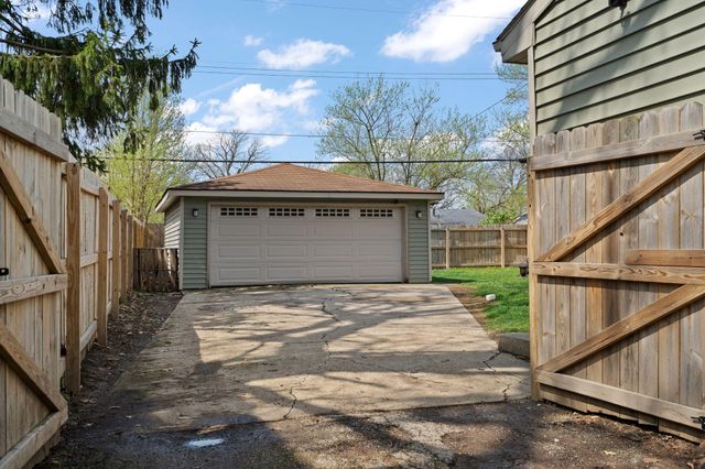 724 Imperial Road, Valparaiso, IN 46385