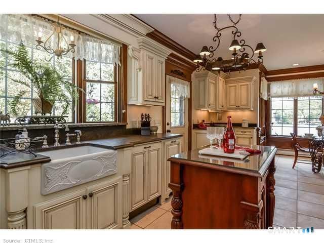 431 West Wakefield Boulevard, Winchester, CT 06098