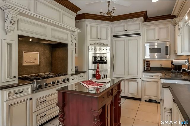 431 West Wakefield Boulevard, Winchester, CT 06098