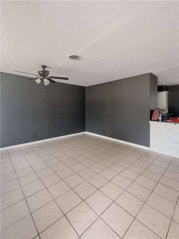 301 East Hall Street, Hearne, TX 77859 — photo 2