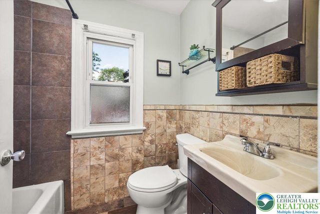 938 Chipperfield Drive, Stroud Twp, PA 18360