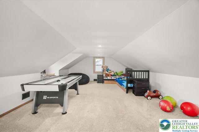 938 Chipperfield Drive, Stroud Twp, PA 18360