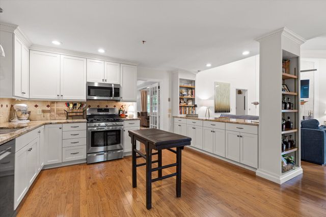 6420 Lake Meadows Drive, Hixson, TN 37343