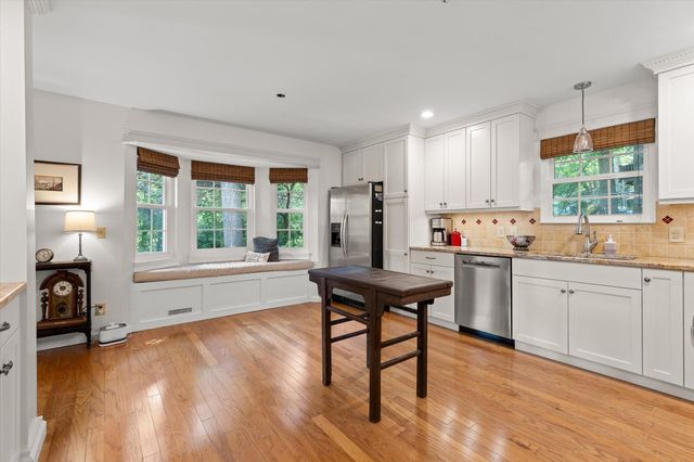 6420 Lake Meadows Drive, Hixson, TN 37343