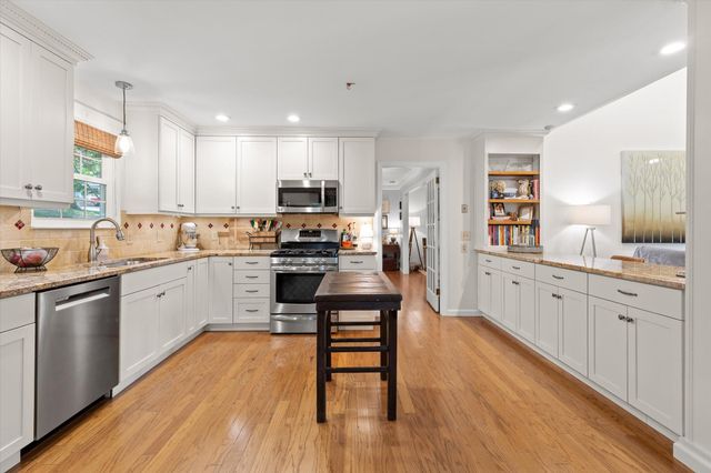 6420 Lake Meadows Drive, Hixson, TN 37343