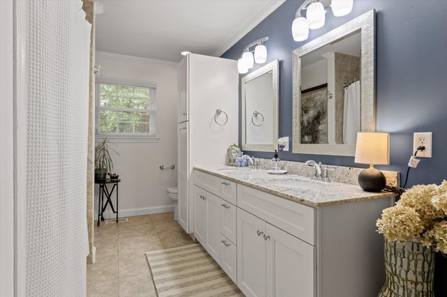 6420 Lake Meadows Drive, Hixson, TN 37343