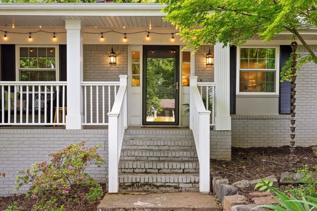 6420 Lake Meadows Drive, Hixson, TN 37343