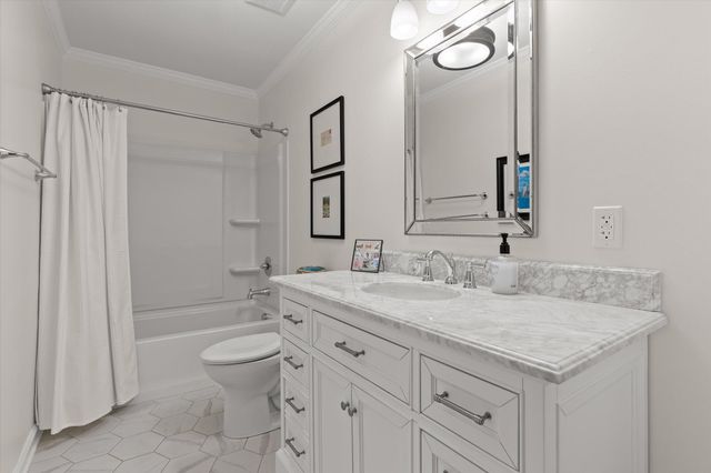6420 Lake Meadows Drive, Hixson, TN 37343