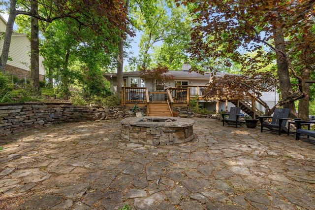 6420 Lake Meadows Drive, Hixson, TN 37343