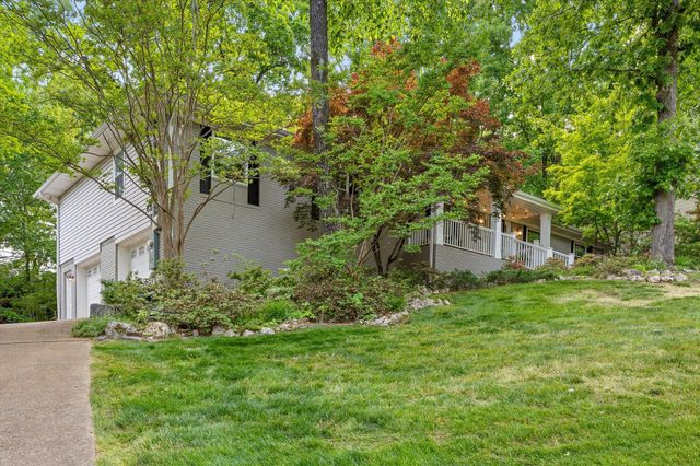 6420 Lake Meadows Drive, Hixson, TN 37343