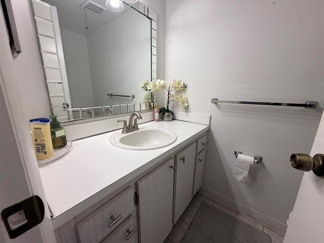 301 Pine Ridge Circle B-1, Greenacres, FL 33463