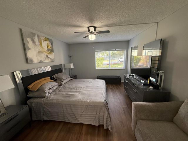 301 Pine Ridge Circle B-1, Greenacres, FL 33463