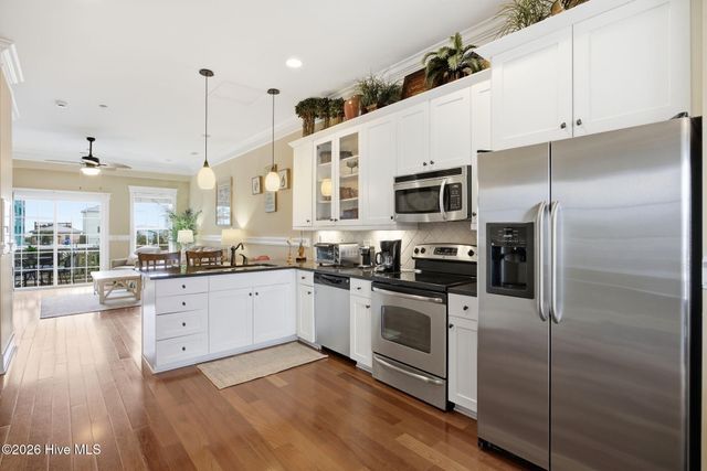 103 Charlotte Avenue Apt 104, Carolina Beach, NC 28428