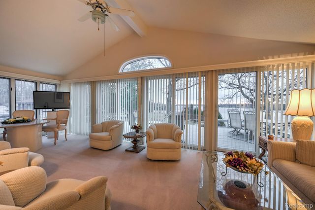 3453 ORMOND Road W, White Lake Charter Township, MI 48383