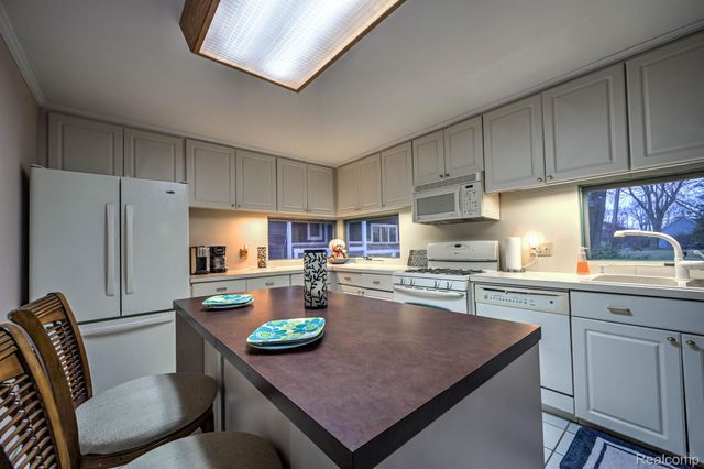 3453 ORMOND Road W, White Lake Charter Township, MI 48383