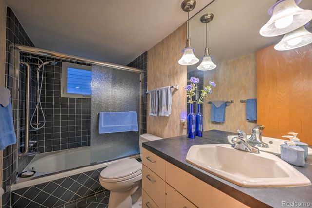 3453 ORMOND Road W, White Lake Charter Township, MI 48383