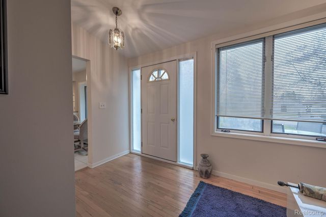 3453 ORMOND Road W, White Lake Charter Township, MI 48383