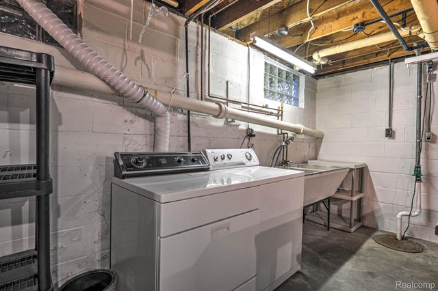 3453 ORMOND Road W, White Lake Charter Township, MI 48383