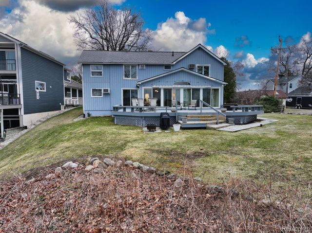 3453 ORMOND Road W, White Lake Charter Township, MI 48383