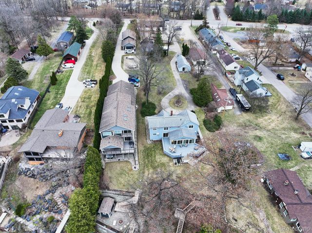 3453 ORMOND Road W, White Lake Charter Township, MI 48383