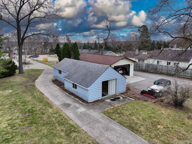 3453 ORMOND Road W, White Lake Charter Township, MI 48383