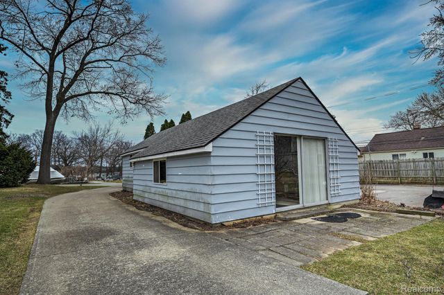 3453 ORMOND Road W, White Lake Charter Township, MI 48383