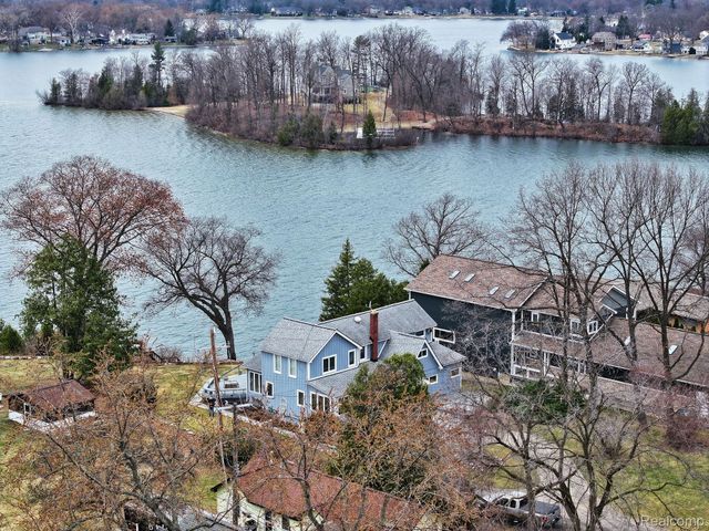 3453 ORMOND Road W, White Lake Charter Township, MI 48383