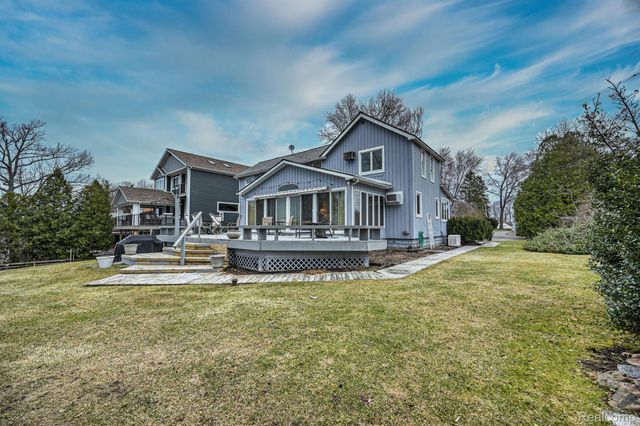 3453 ORMOND Road W, White Lake Charter Township, MI 48383