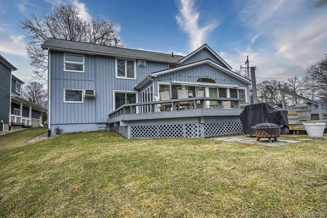 3453 ORMOND Road W, White Lake Charter Township, MI 48383