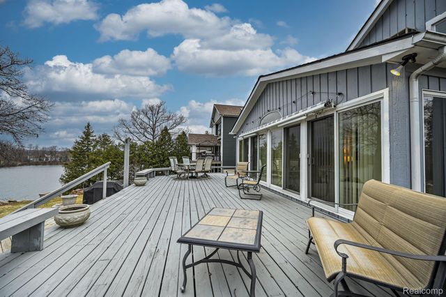 3453 ORMOND Road W, White Lake Charter Township, MI 48383