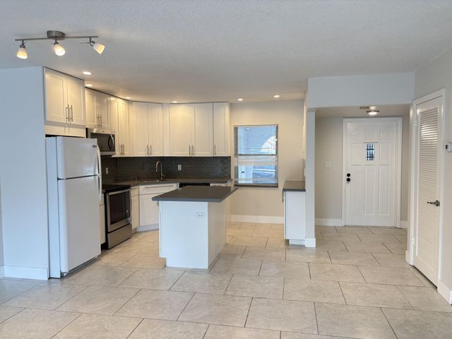 3851 NW 84th Avenue 1a, Sunrise, FL 33351