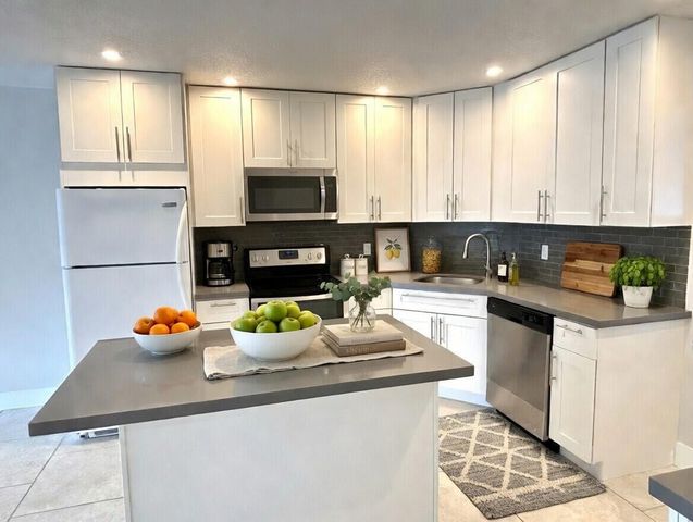 3851 NW 84th Avenue 1a, Sunrise, FL 33351