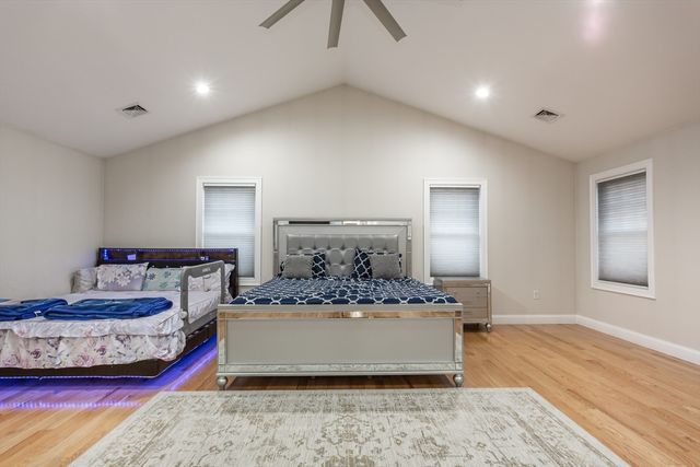 19 Charles Joseph Dr, Dartmouth, MA 02747