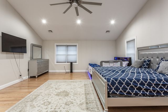 19 Charles Joseph Dr, Dartmouth, MA 02747