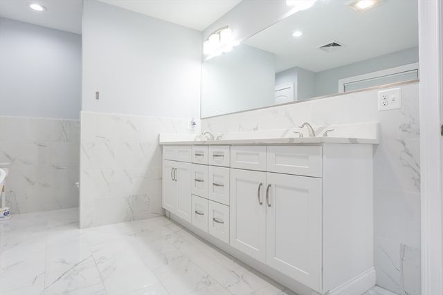 19 Charles Joseph Dr, Dartmouth, MA 02747