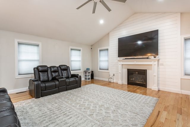 19 Charles Joseph Dr, Dartmouth, MA 02747