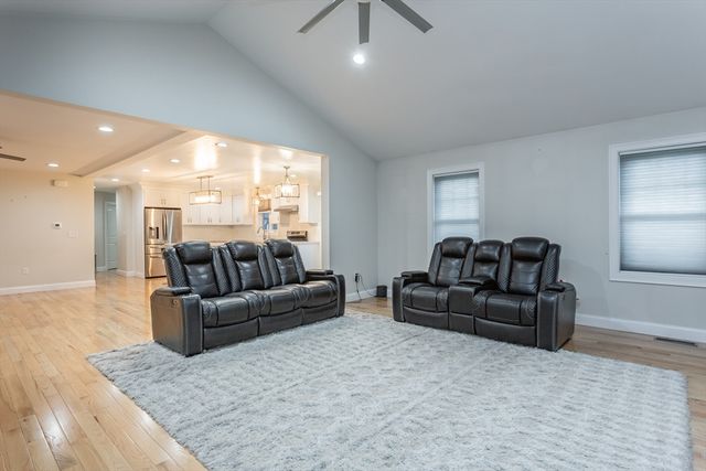 19 Charles Joseph Dr, Dartmouth, MA 02747