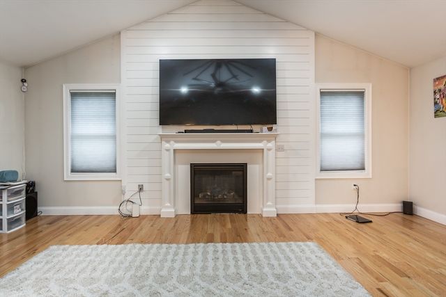 19 Charles Joseph Dr, Dartmouth, MA 02747