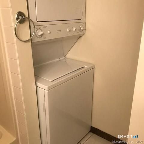 39 Stuart Avenue APT 8, Norwalk, CT 06850