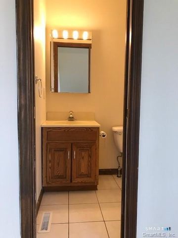 39 Stuart Avenue APT 8, Norwalk, CT 06850