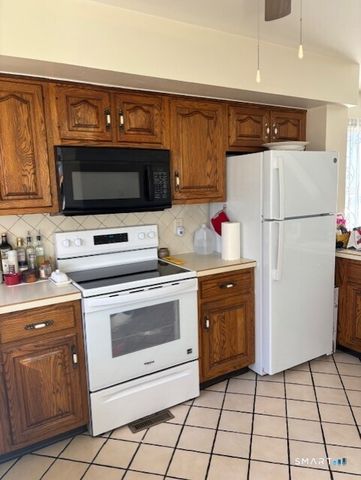 39 Stuart Avenue APT 8, Norwalk, CT 06850