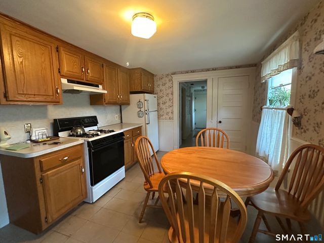 45 Jaenicke Lane, Hamden, CT 06517