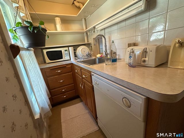 45 Jaenicke Lane, Hamden, CT 06517