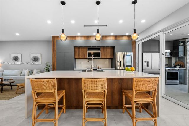 1828 Aspen Ln, Weston, FL 33327