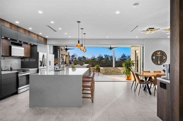 1828 Aspen Ln, Weston, FL 33327