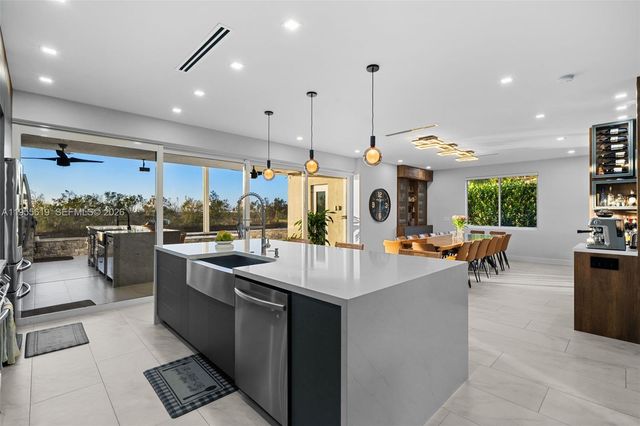 1828 Aspen Ln, Weston, FL 33327