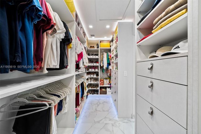 1828 Aspen Ln, Weston, FL 33327