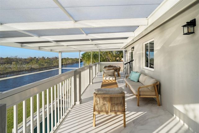 1828 Aspen Ln, Weston, FL 33327