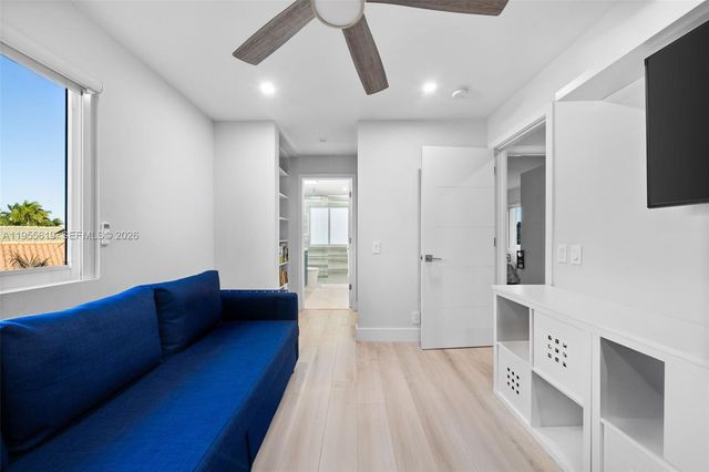 1828 Aspen Ln, Weston, FL 33327