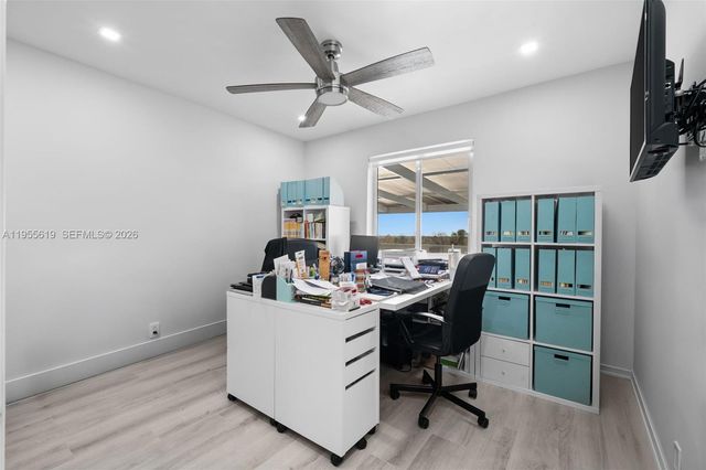 1828 Aspen Ln, Weston, FL 33327